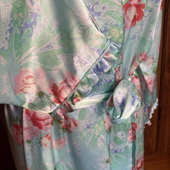 Intimate Essentials ruffled floral pastel  satiny silky long Robe roses sz S - Picture 8 of 13